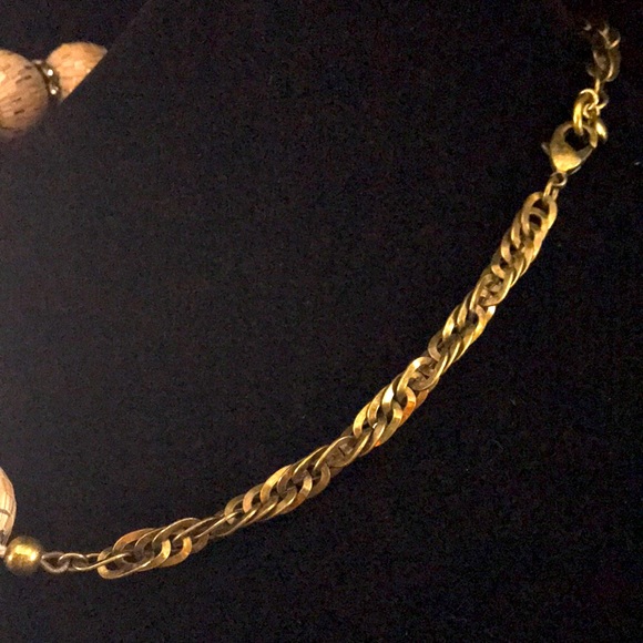 Fossil Cork Necklace - Picture 5 of 5